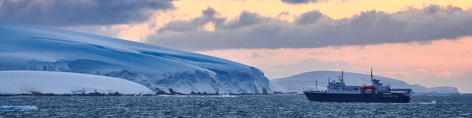 Croisière Bateaux d'expédition © Mike Louagie-Oceanwide Expeditions