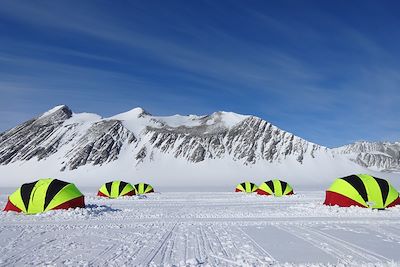 © Leslie Wicks / ALE - Mont Rossman - Union Glacier - Antarctique Mont Rossman - Union Glacier - Antarctique