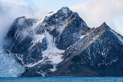 © Robert Harding / hemis.fr - île Elephant - îles Shetland du Sud - Antarctique île Elephant - îles Shetland du Sud - Antarctique