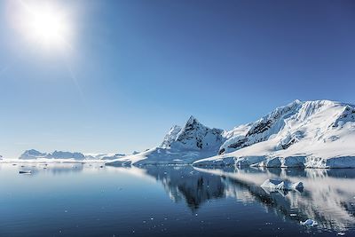 © marcaletourneux / Adobe Stock - Paradise Bay - Antarctique Paradise Bay - Antarctique