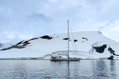 Voilier - Ile Enterprise - Antarctique