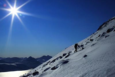 © Markus Amon - Oceanwide expeditions - Ski de randonnée alpine - Antarctique Ski de randonnée alpine - Antarctique