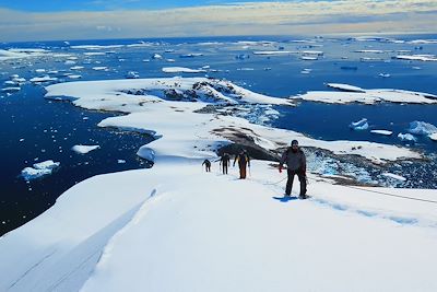 © Mal Haskins / Oceanwide Expeditions - Alpinisme en Antarctique Alpinisme en Antarctique
