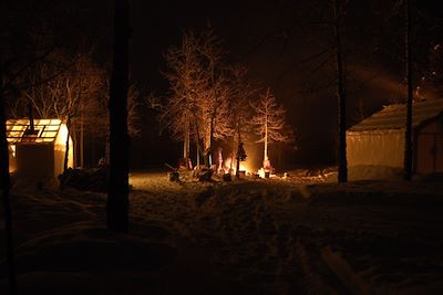 Le camp de nuit dans le Yukon - Canada