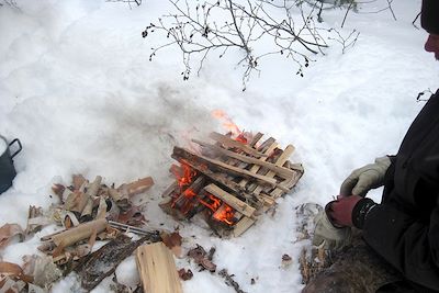 Préparation du feu - Québec - Canada