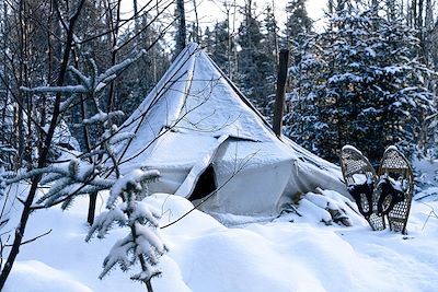 © Hugo Villegas - Bivouac en tente prospecteur - Québec - Canada Bivouac en tente prospecteur - Québec - Canada