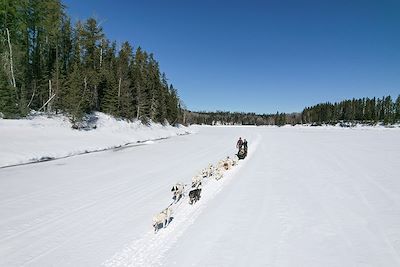 © Hugo Villegas / @huviprod - Expédition en chiens de traîneau - Québec - Canada Expédition en chiens de traîneau - Québec - Canada