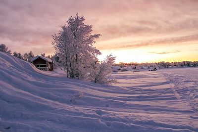 © Victor Labarre - Lac d'Inari - Finlande Lac d'Inari - Finlande