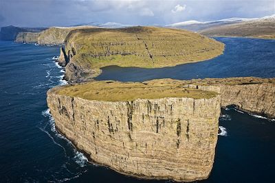 © Morten Abrahamsen / Visit Faroe Islands - Vagoy - Iles Féroé Vagoy - Iles Féroé