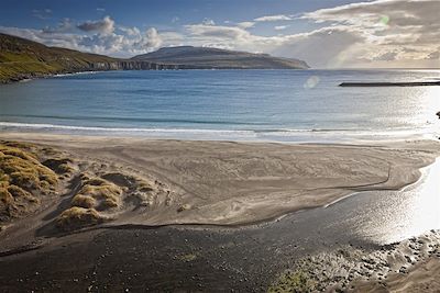 Plage près du village de Sandur sur l'île Sandoy - Iles Féroé