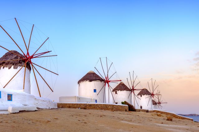 Moulins traditionnels - Île de Mykonos - Cyclades - Grèce 