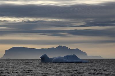 © Nolwenn Chauché / Pauline de Gesnais - Baie d'Uummananq - Groenland Baie d'Uummananq - Groenland