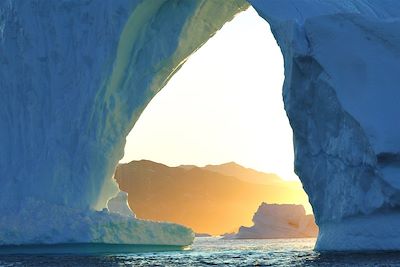 Iceberg en forme d'arche - Groenland