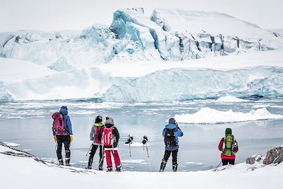 Raquettes sur le fjord glacé - Ilulissat - Baie de Disko - Groenland