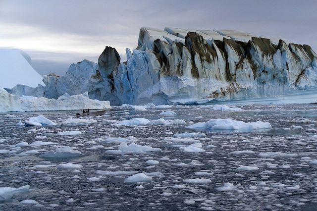 Iceberg : Traîneau à chiens en baie de Disko Voyage Traîneau à chiens en baie de Disko