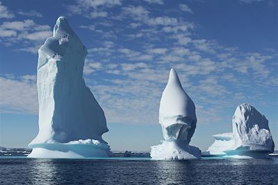 © Patrick Charpentier - A la découverte des icebergs au large de Tasiilaq - Groenland A la découverte des icebergs au large de Tasiilaq - Groenland