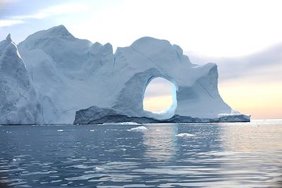 © Fabrice Vallon / Studio PONANT - Ilulissat - Baie de Disco - Groenland Ilulissat - Baie de Disco - Groenland