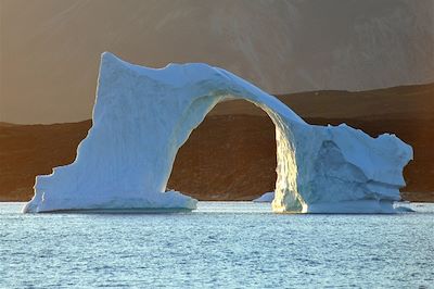 Iceberg en forme d'arche - Groenland