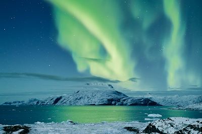 © Rebecca Gustafsso / Visit Greenland - Aurore boréale - Sermitsiaq - Groenland Aurore boréale - Sermitsiaq - Groenland