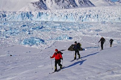 Randonnée à ski dans le Fjord Ammassalik - Groenland