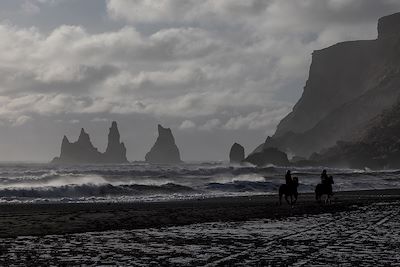 © Jean-Marc Blache - Plage de Vik - Islande du Sud Plage de Vik - Islande du Sud