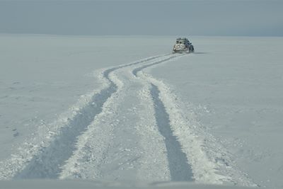 © Bertrand Jouanne - Piste entre les glaciers - Islande Piste entre les glaciers - Islande