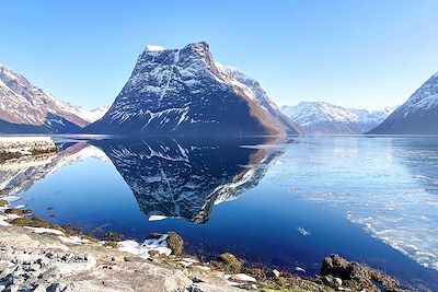 Hjorundfjord en hiver - Norvège