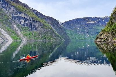 © Edwige Carron - Kayak - Tafjord - Norvège Kayak - Tafjord - Norvège