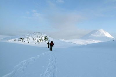 © Raymond Brès - Raid en raquettes - Norvège Raid en raquettes - Norvège