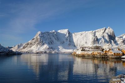© Michel Morere - Village des Lofoten - Norvège Village des Lofoten - Norvège