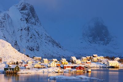 © Bård Løken/www.nordnorge.com - Reine - Moskenes - Norvège Reine - Moskenes - Norvège