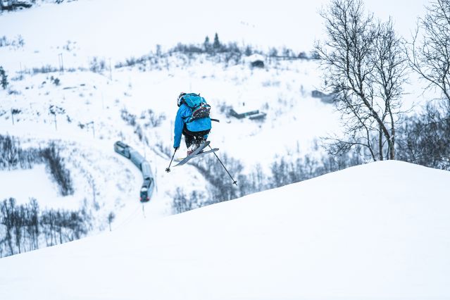 Ski et train dans les fjords de Norvège