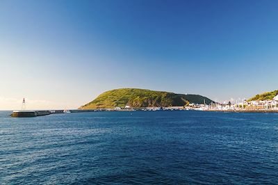 © homocosmicos / Adobe Stock - Marina d'Horta - Faial - Açores - Portugal Marina d'Horta - Faial - Açores - Portugal