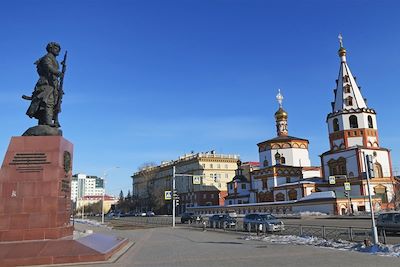 Statue de Cosaque et Cathédrale de l'Epiphanie - Irkoutsk - Sibérie - Russie