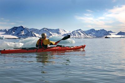 © Spitsbergen Travel - Kayak monoplace - Spitzberg - Norvège Kayak monoplace - Spitzberg - Norvège