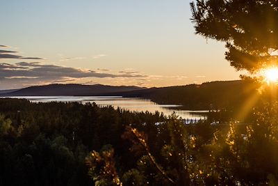 © Asaf Kliger/imagebank.sweden.se - Coucher de soleil - Laponie Suédoise - Suède Coucher de soleil - Laponie Suédoise - Suède