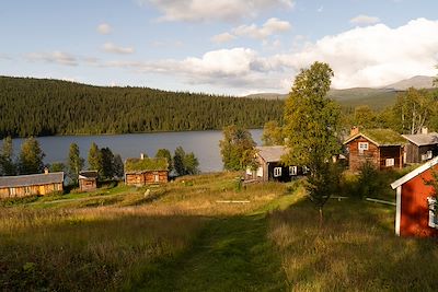 © Alba Vitta / Stocksy - Village Sami - Laponie suédoise - Suède Village Sami - Laponie suédoise - Suède