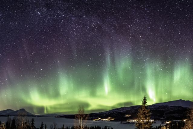 Observation aurores boréales Suède
