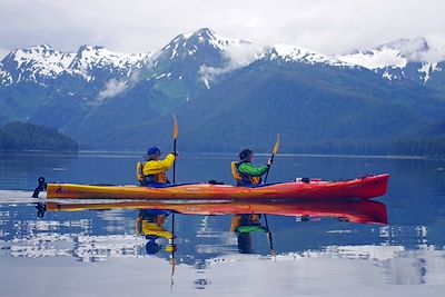 © State of Alaska/Reinhard Pantke - Kayak en Alaska sur l'ile de l'Amirauté Kayak en Alaska sur l'ile de l'Amirauté