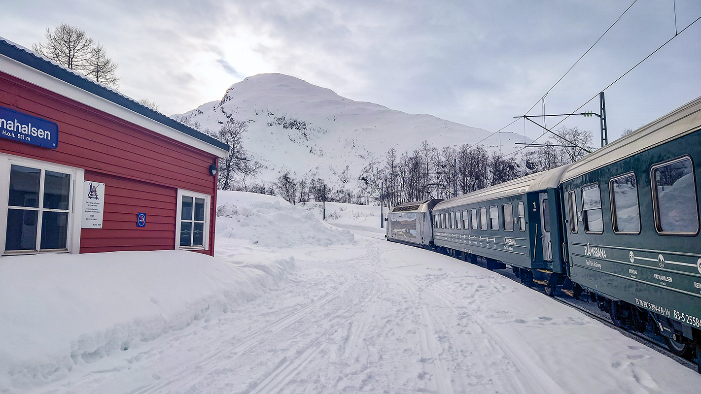 À la gare de Vatnahalsen, le train Flamsbana ©Edwige Carron