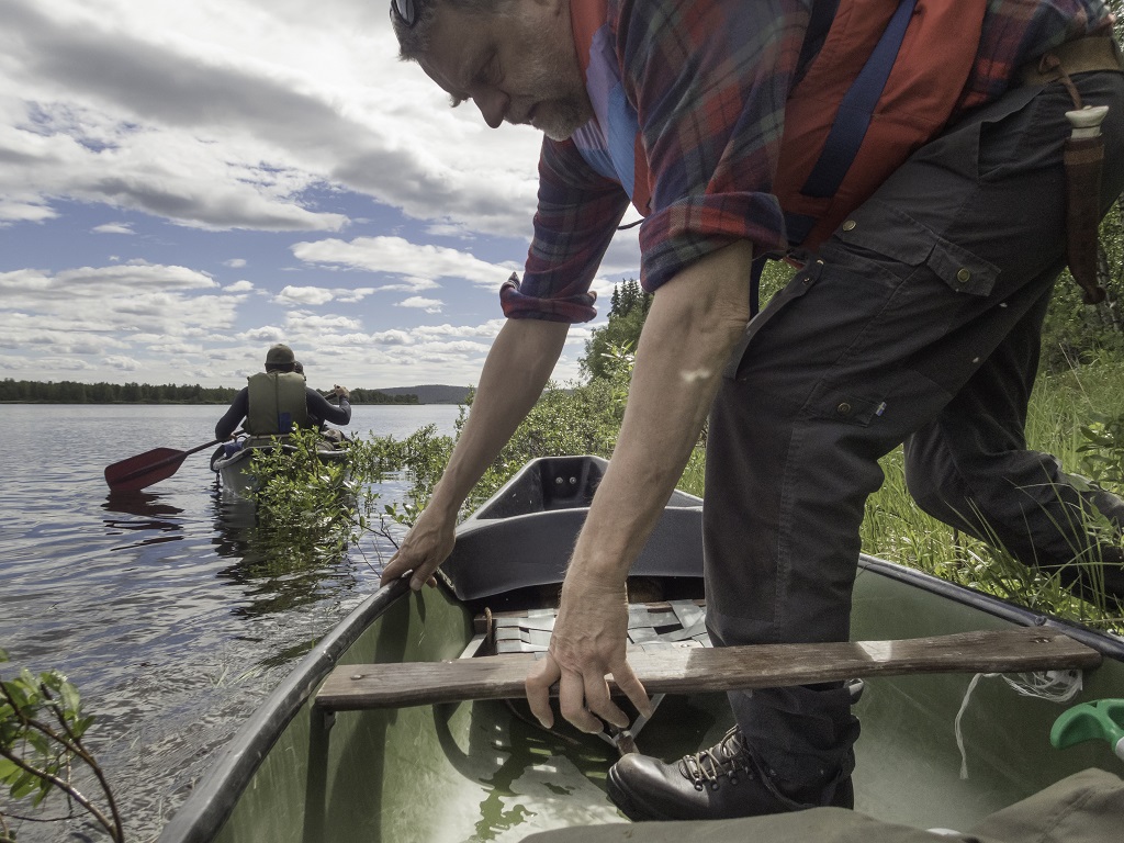 Embarquer à bord d'un canoë pour descendre la rivière Muonio - ©Henri-Bourgeois Costa