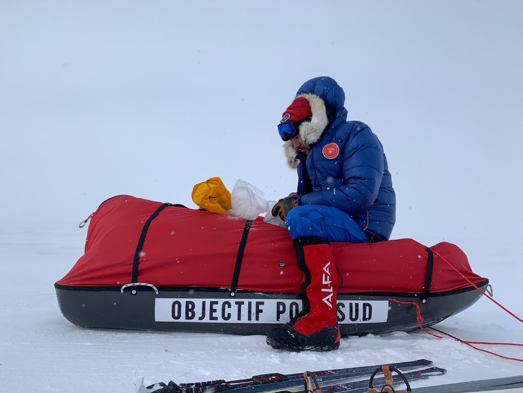 La pause casse-croûte ne dure qu'une vingtaine de minutes. Si je m'arrête trop longtemps, j'ai rapidement froid. - ©Matthieu Tordeur